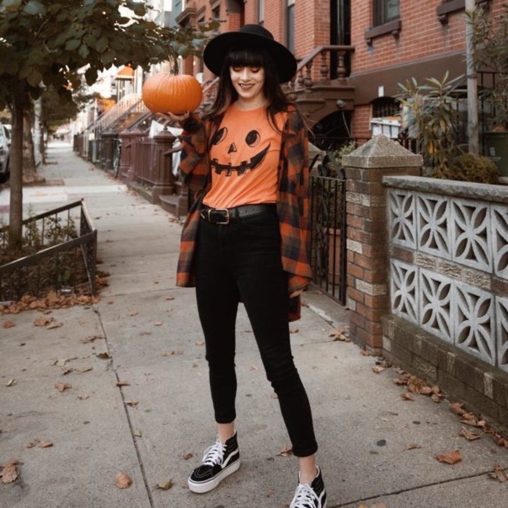 Orange Jack-O-Lantern face tee - Picture 2 of 4